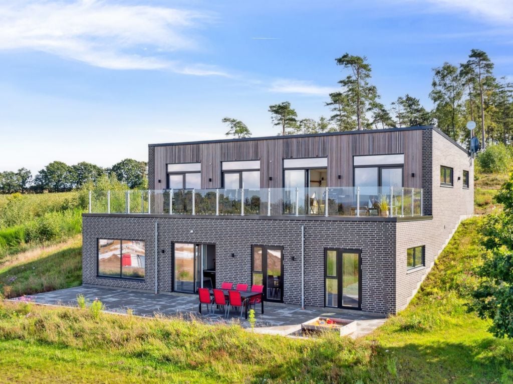"Ann" - 1.3km from the sea | Boeken bij Flickmyhouse