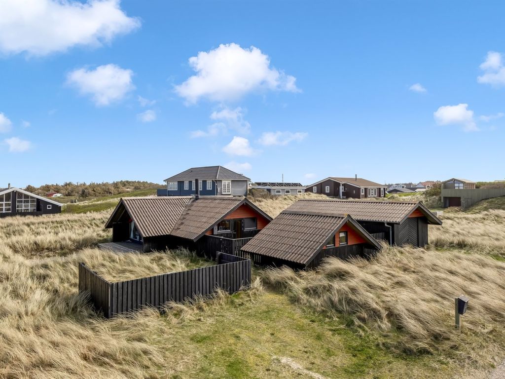 "Thorfin" - 100m from the sea | Boeken bij Flickmyhouse