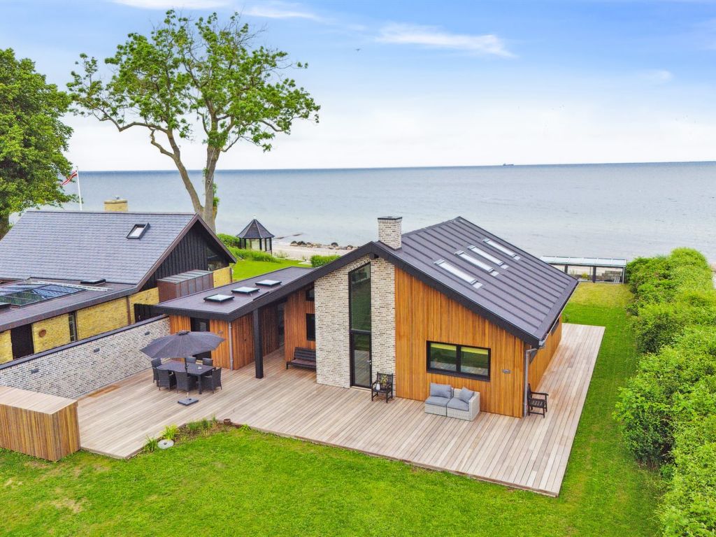 "Gabi" - 10m from the sea | Boeken bij Flickmyhouse