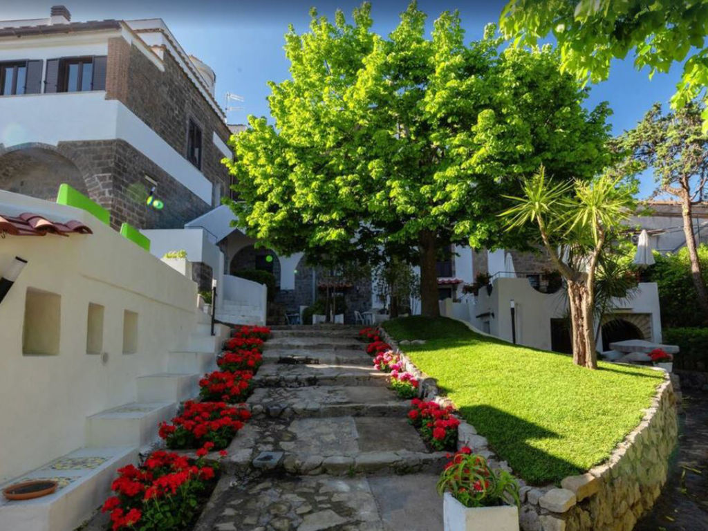 Freedom Relais Club | Boeken bij Flickmyhouse