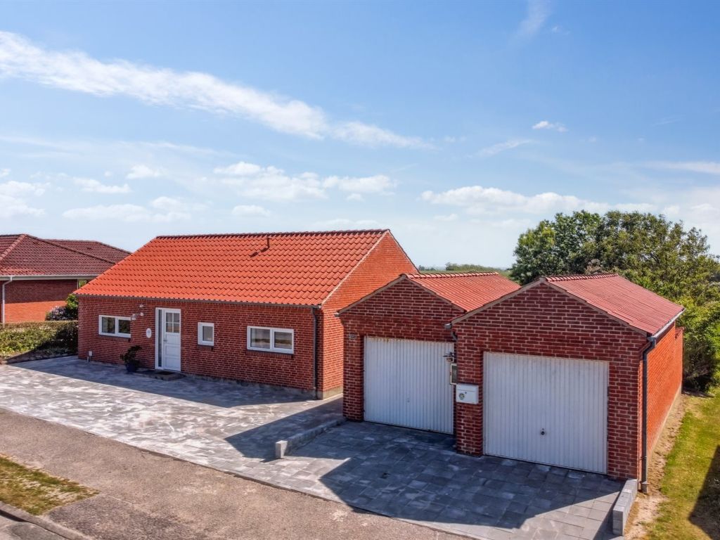 "Kiersten" - 5km from the sea | Boeken bij Flickmyhouse