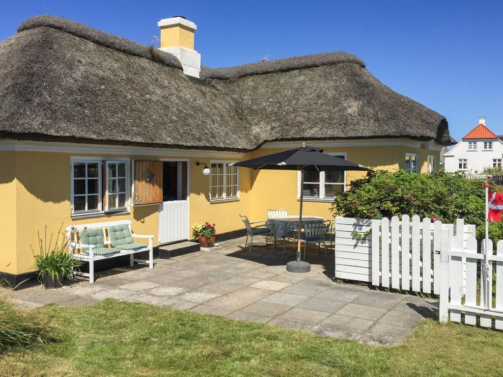 "Christin" - 275m from the sea | Boeken bij Flickmyhouse