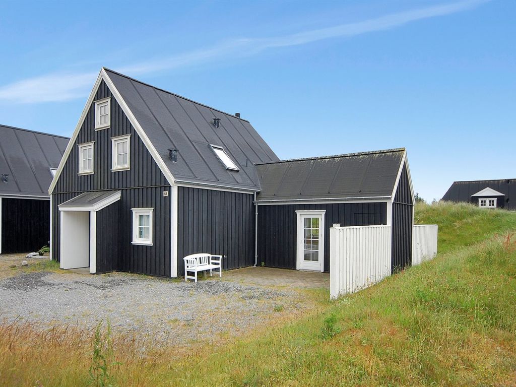 "Stine" - 1km from the sea | Boeken bij Flickmyhouse