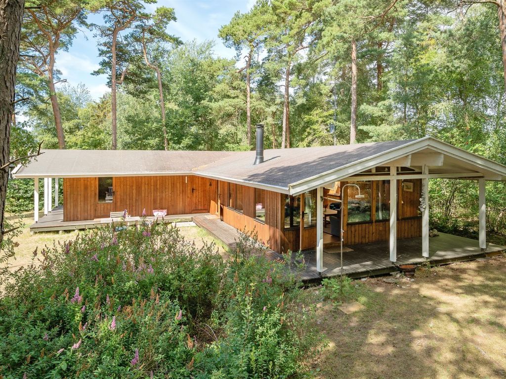 "Myrra" - 10m from the sea | Boeken bij Flickmyhouse