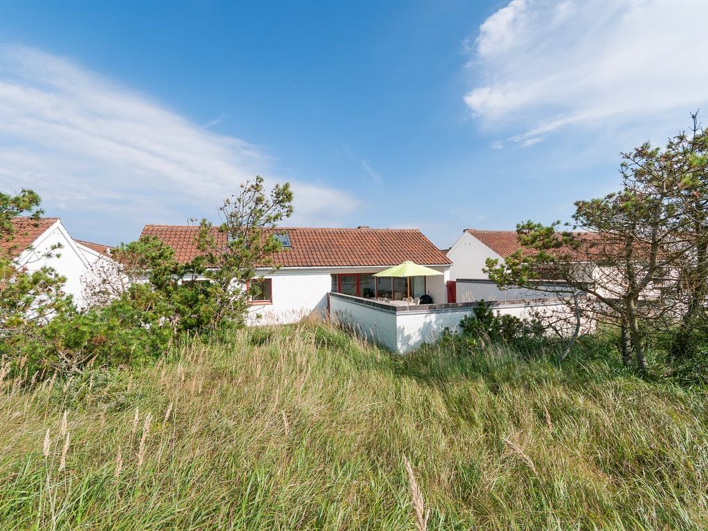"Ara" - 700m from the sea | Boeken bij Flickmyhouse