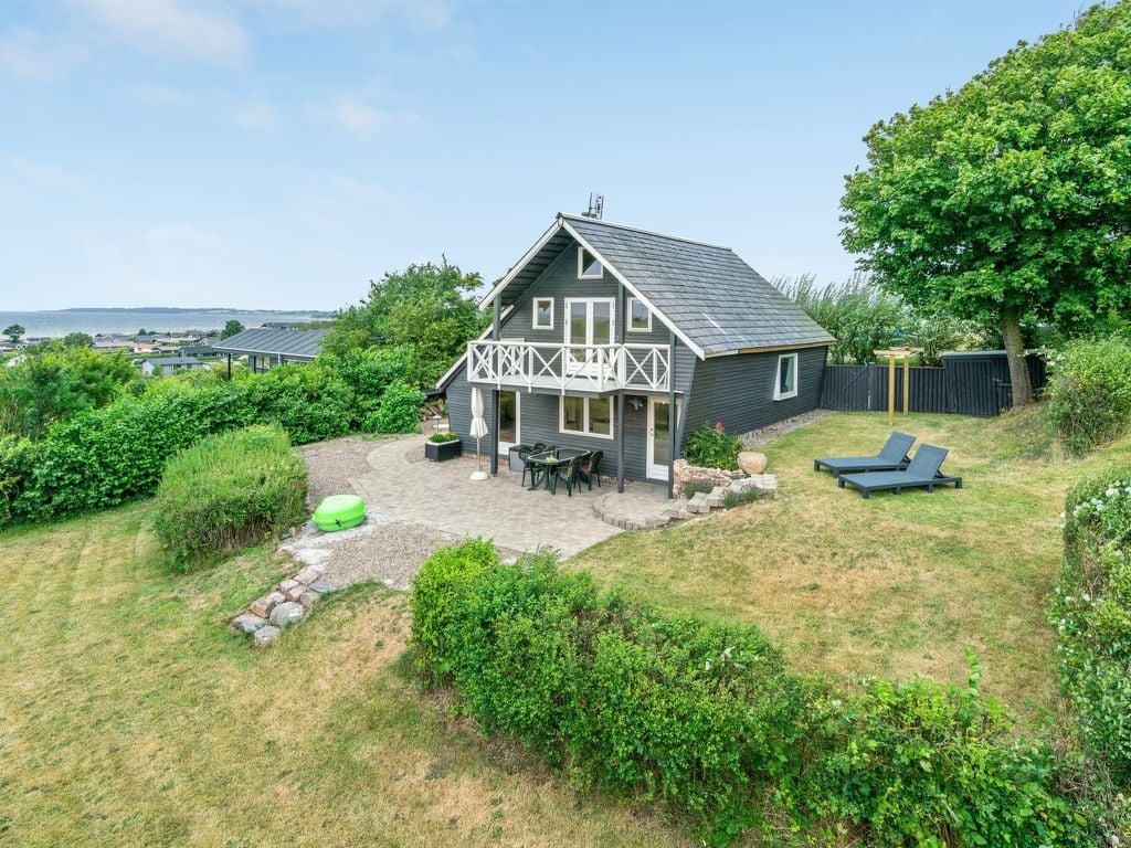 "Chayton" - 450m from the sea | Boeken bij Flickmyhouse