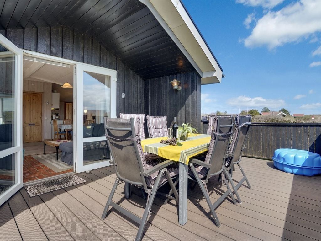 "Elmine" - 700m from the sea | Boeken bij Flickmyhouse