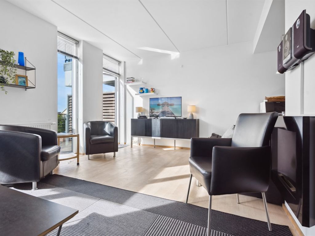 "Theis" - 100m from the sea | Boeken bij Flickmyhouse