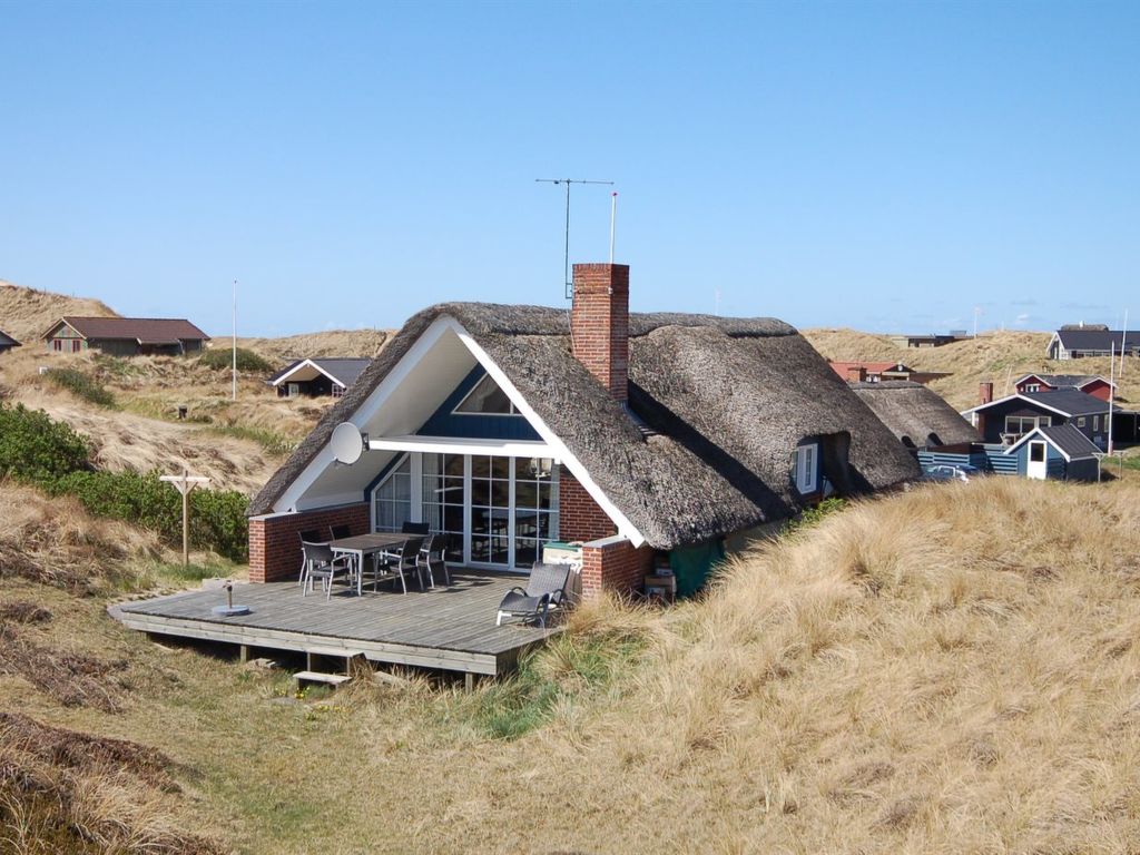 "Edvard" - 400m from the sea | Boeken bij Flickmyhouse
