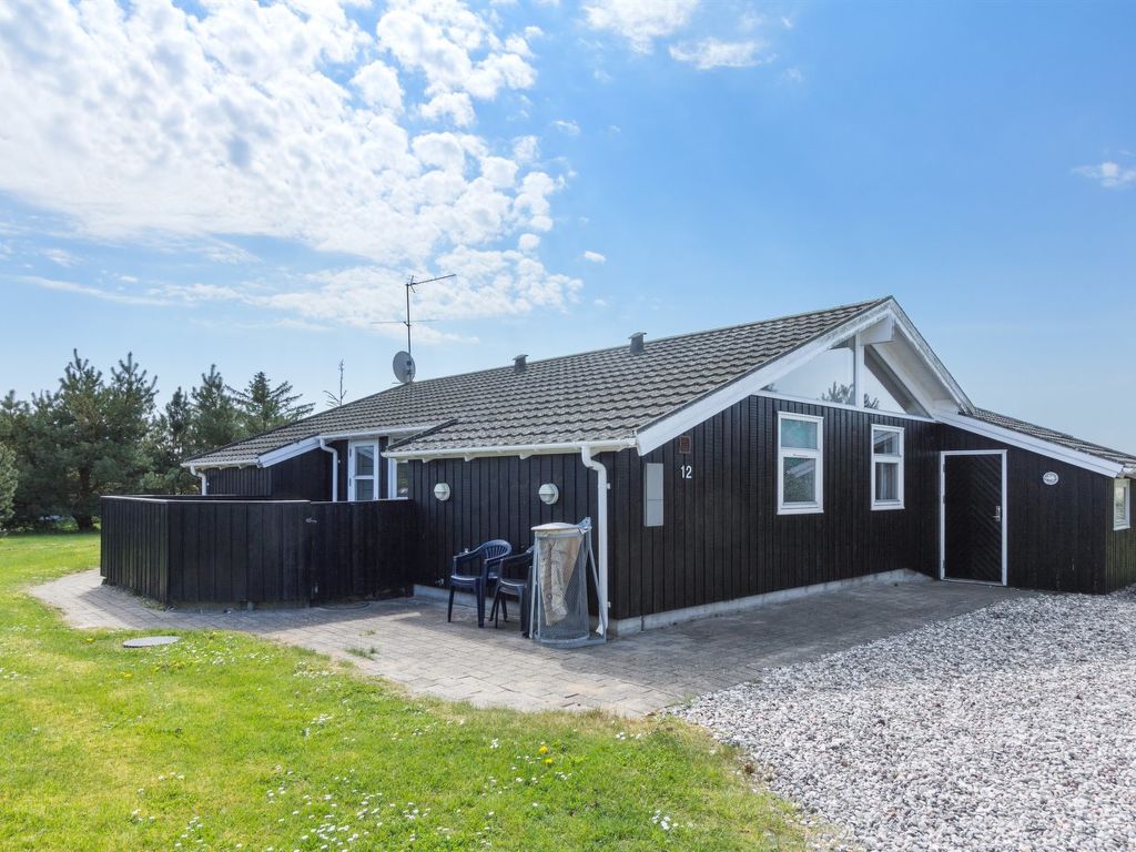 "Thorin" - 100m from the sea | Boeken bij Flickmyhouse