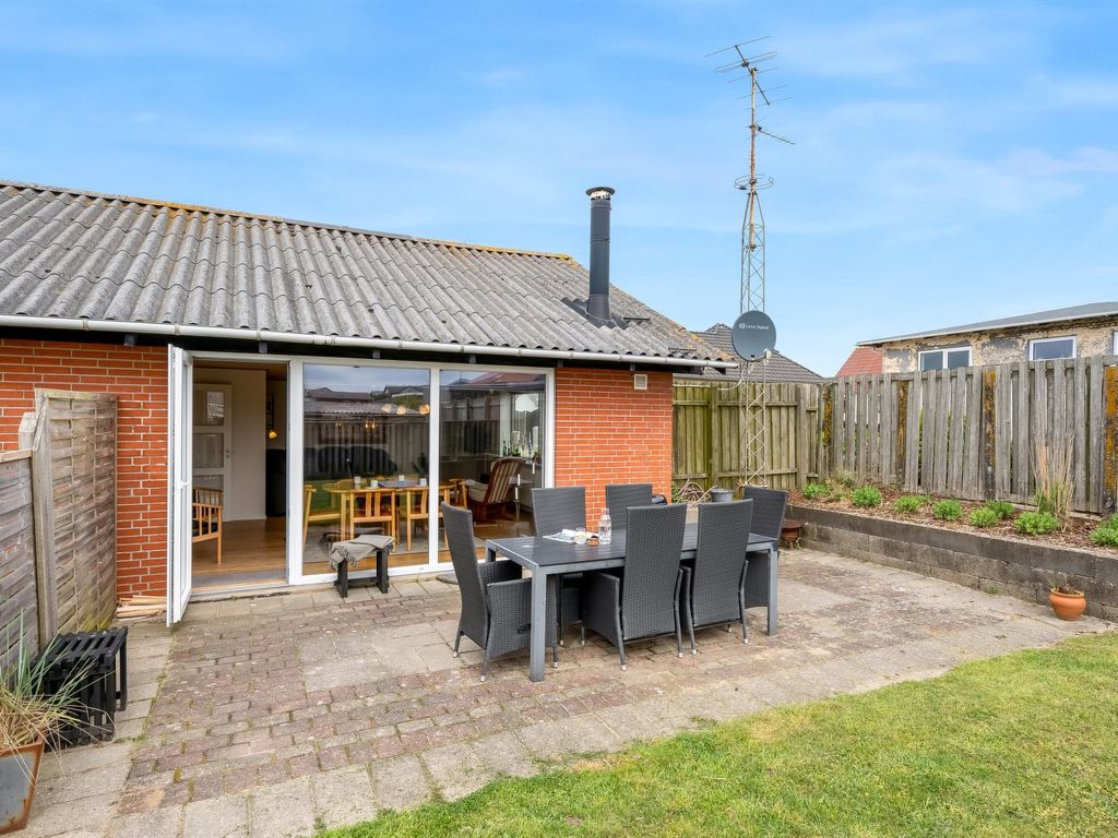 "Agne" - 400m from the sea | Boeken bij Flickmyhouse