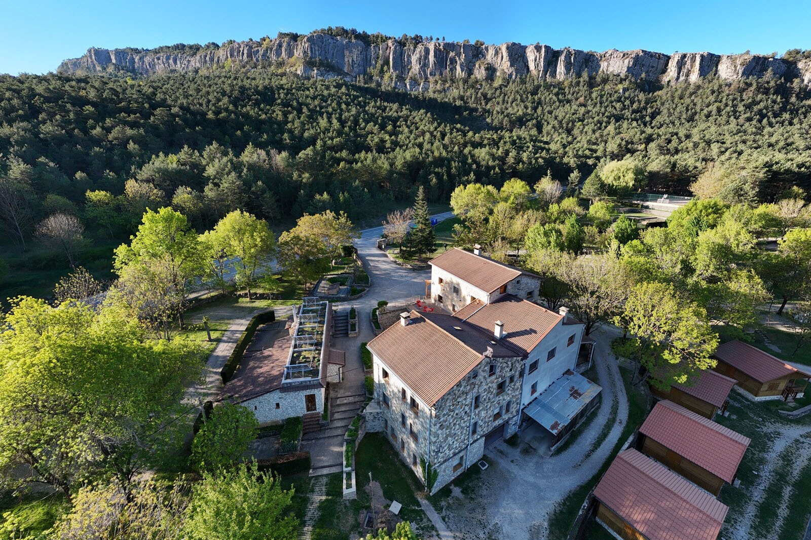 Huttopia Barcelona Pirineos | Reserveren bij Flickmyhouse