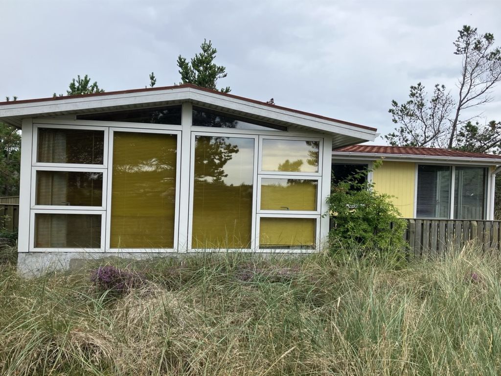 "Kimi" - 75m from the sea | Boeken bij Flickmyhouse