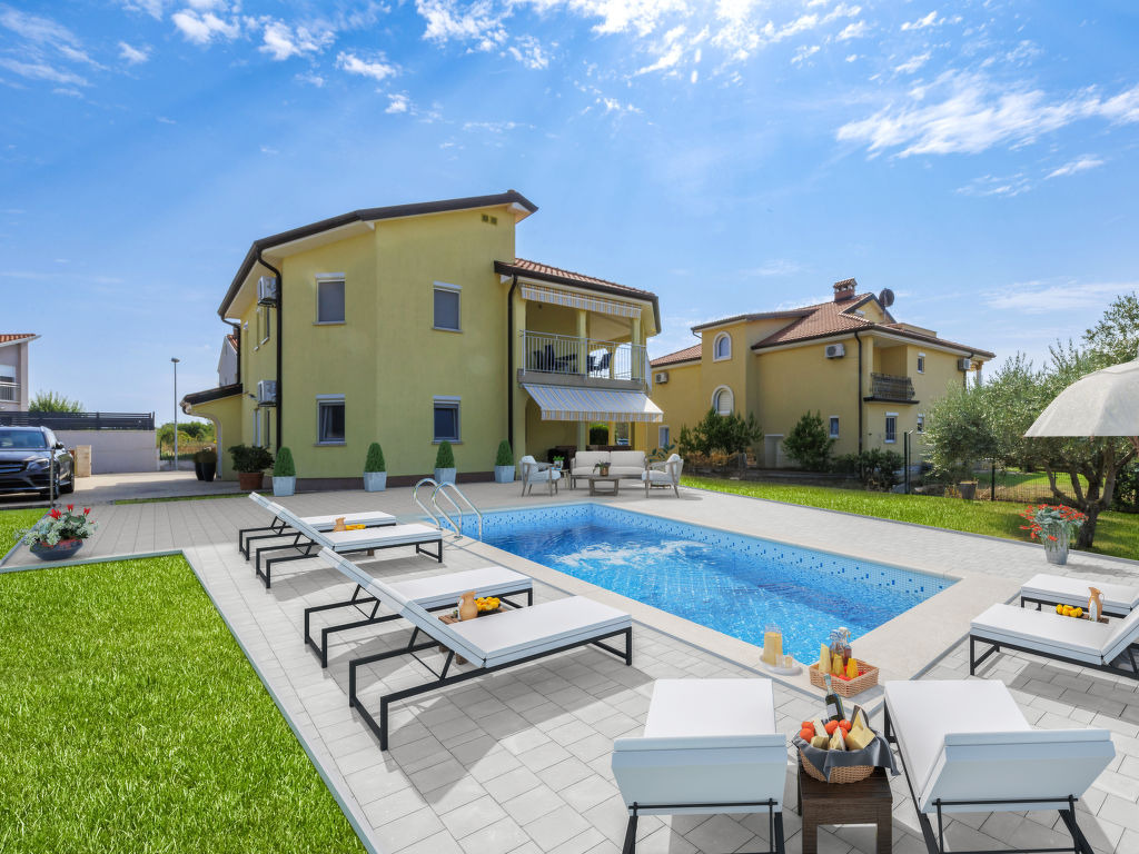 Villa Lucia | Boeken bij Flickmyhouse