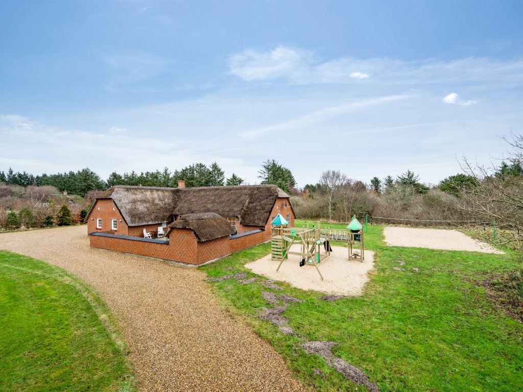 "Aagot" - 1.7km from the sea | Boeken bij Flickmyhouse