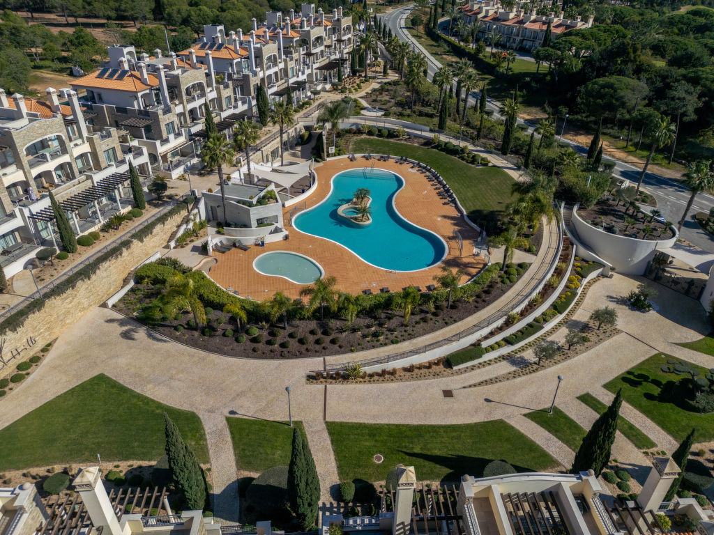 Pine Hills Safira | Boeken bij Flickmyhouse