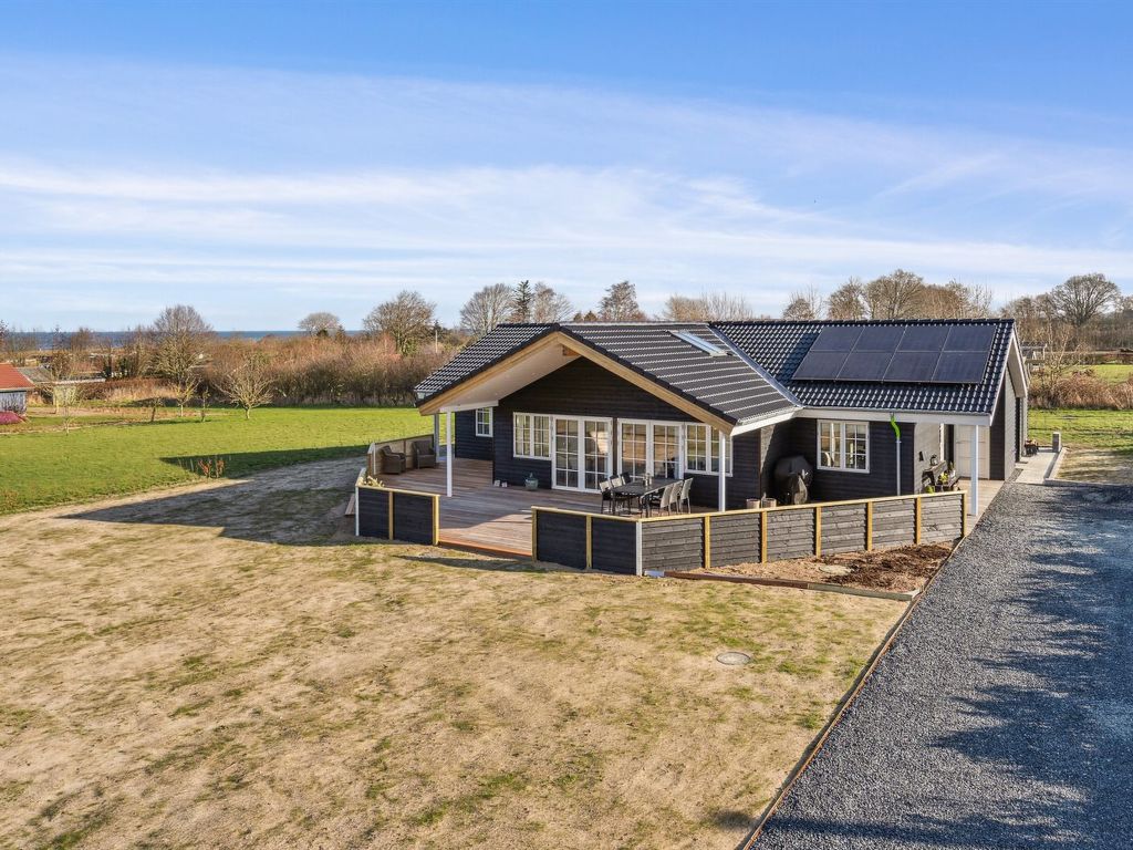 "Siljan" - 300m from the sea | Boeken bij Flickmyhouse