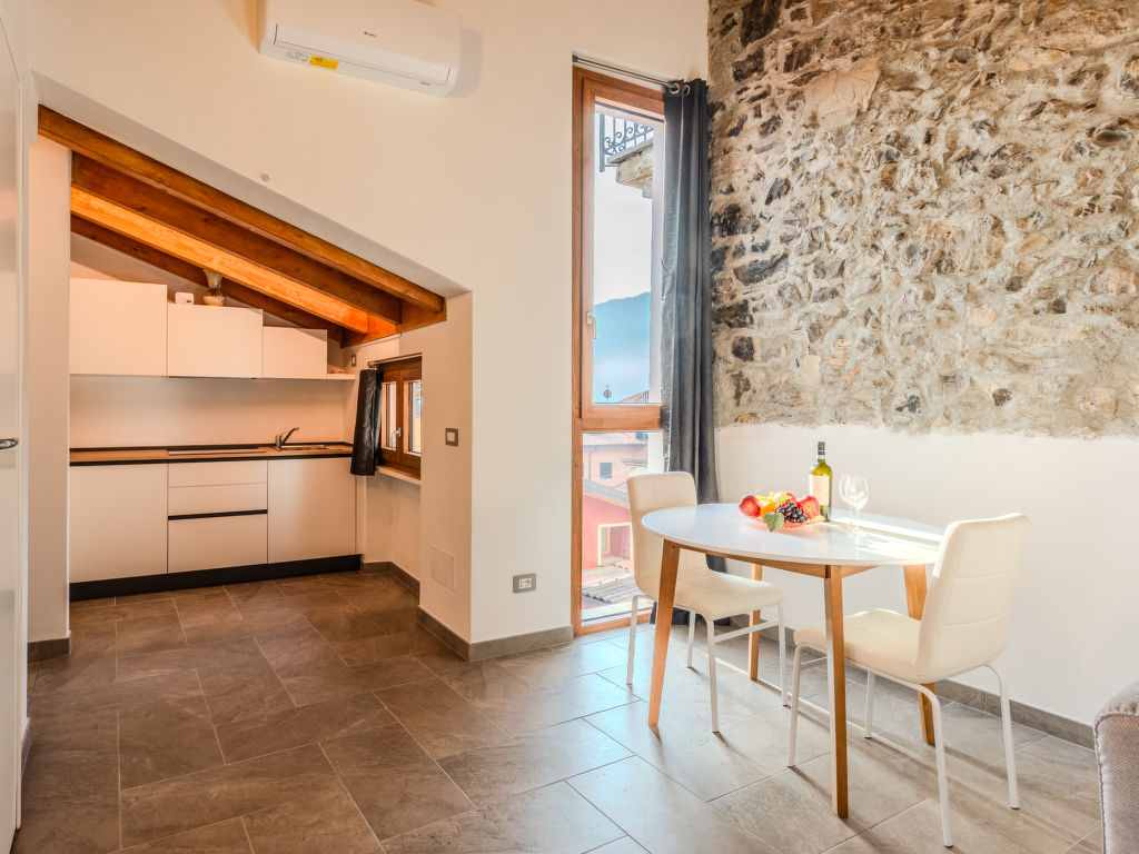 DeMa | Boeken bij Flickmyhouse