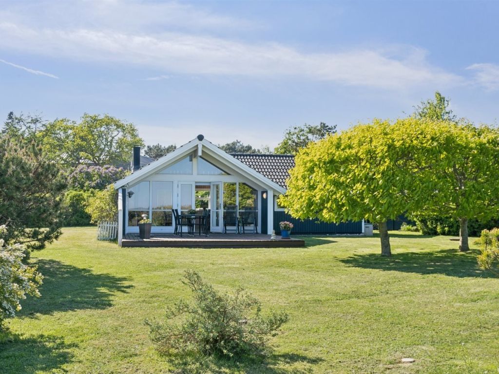 "Sukie" - 100m from the sea | Boeken bij Flickmyhouse