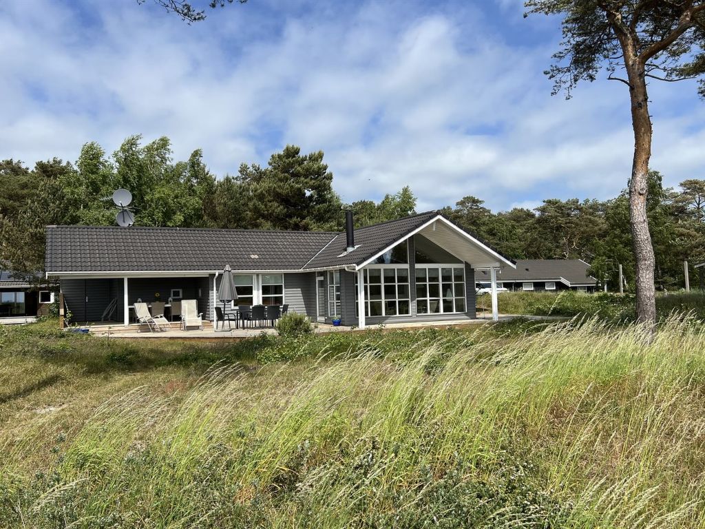 "Gyrid" - 150m from the sea | Boeken bij Flickmyhouse