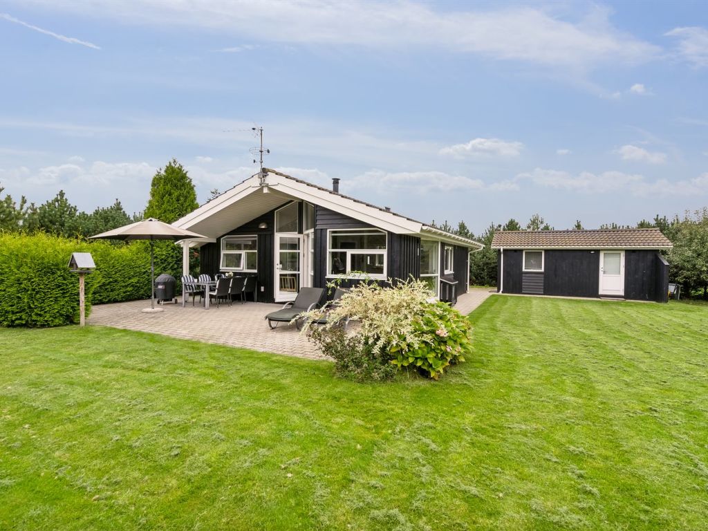 "Eljena" - 700m from the sea | Boeken bij Flickmyhouse