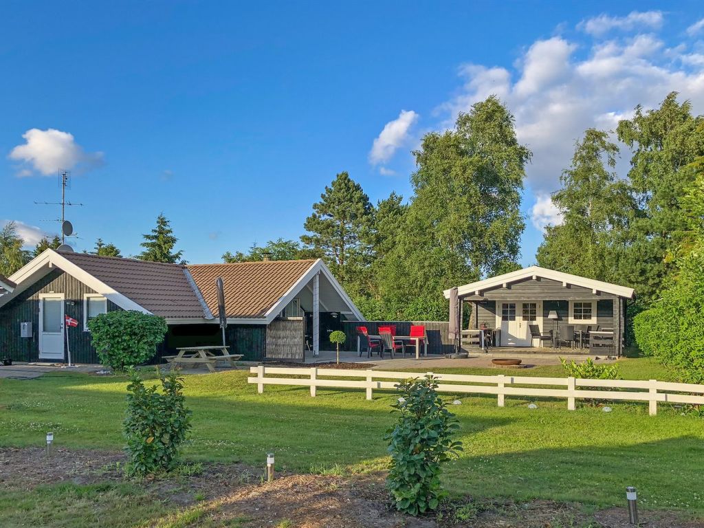 "Analine" - 1km from the sea | Boeken bij Flickmyhouse