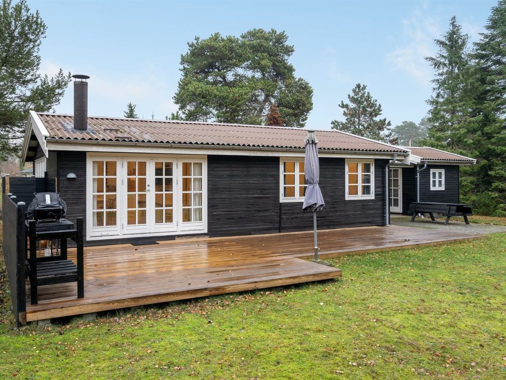 "Fjola" - 200m from the sea | Boeken bij Flickmyhouse