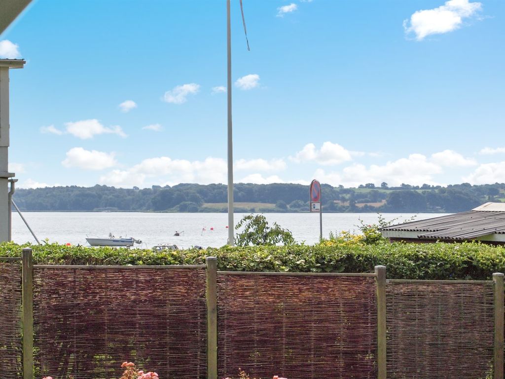 "Star" - 100m from the sea | Boeken bij Flickmyhouse