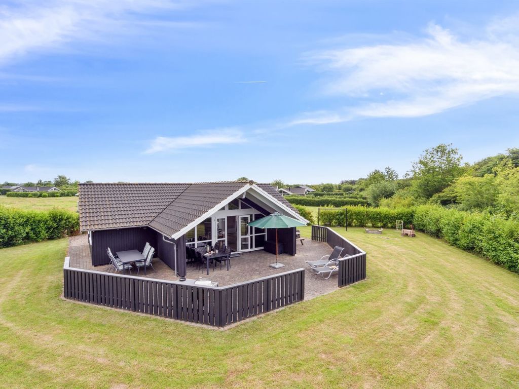 "Siggi" - 800m from the sea | Boeken bij Flickmyhouse