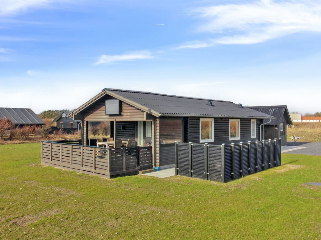 "Annukka" - 500m from the sea | Boeken bij Flickmyhouse