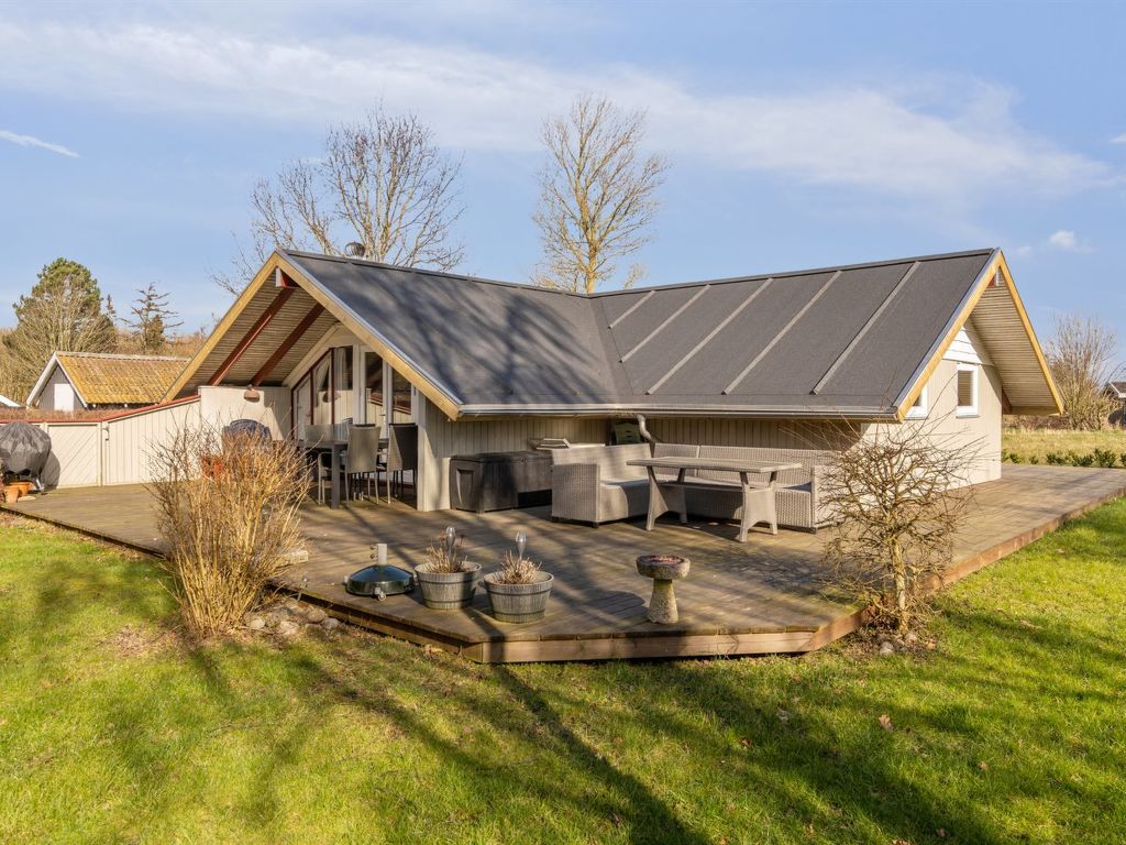 "Bernadine" - 400m from the sea | Boeken bij Flickmyhouse