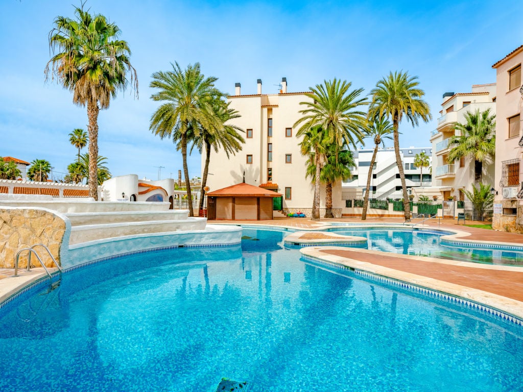 Essence | Boeken bij Flickmyhouse