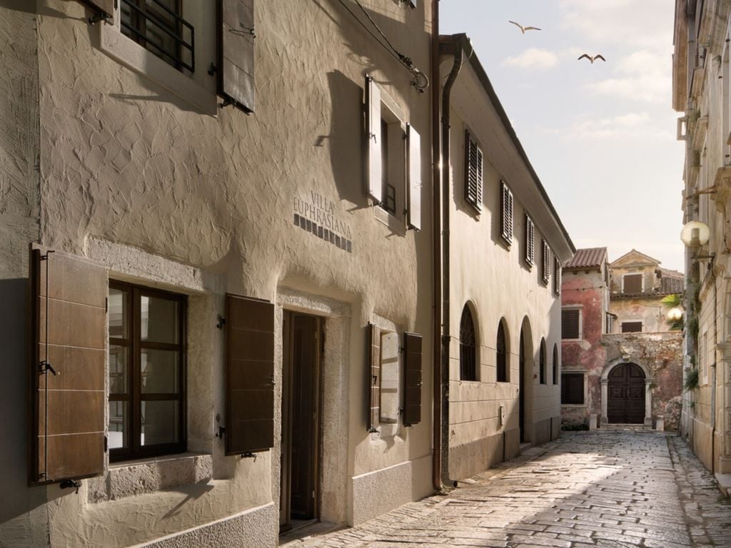 Villa Euphrasiana | Boeken bij Flickmyhouse