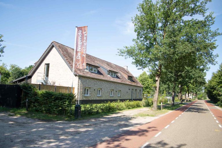 Luxe 12-persoons familiehuis nabij het Brabantse Bergeijk