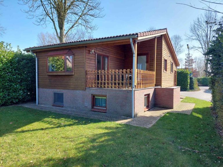 gezellige bungalow voor 8 personen nabij het bos op vakantiepark Wighenerhorst