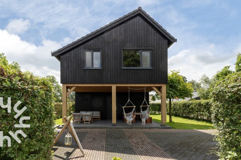 Luxe 6 persoons vakantiehuis naast een wijngaard in Ruinerwold