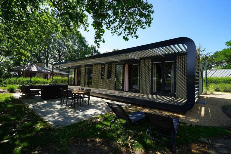 Luxe en modern vakantiehuis voor 4 personen op vakantiepark aan het Veluwemeer.