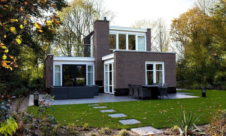 8 persoons vakantiehuis met dakterras en buitenhaard op vakantiepark Bad Hoophuizen.