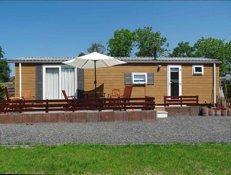 Prachtig 6 persoons chalet in Tzummarum nabij de Waddenzee