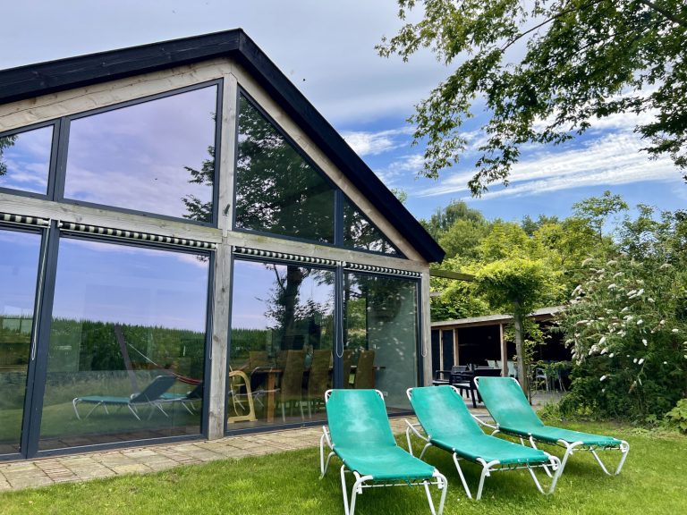 Vrijstaand familie huis voor 7 personen met hottub in Onstwedde