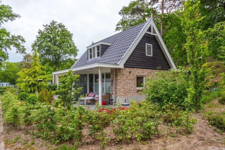 6 persoons vakantiehuis op vakantiehuis Maasduinen met natuurmeer en zandstrand in Belfeld