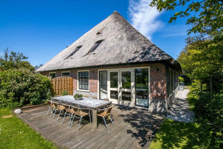 Prachtig gelegen 9 persoons vakantiehuis in Groet