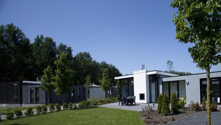 4 persoons vakantiehuis met buitenhaard op vakantiepark Buitenhuizen in Velsen-Zuid.