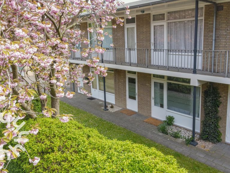 Mooi 4-persoons appartement vlakbij zee achter de duinen aan de rand van Oostkapelle