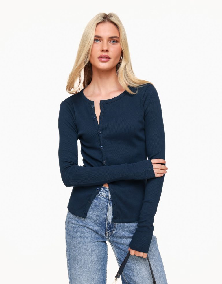 Donkerblauwe Knopen LS - Top | Olivia & Kate
