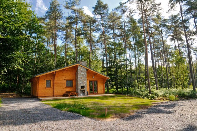 Compact chalet voor vier volwassenen en vier kinderen midden in de bossen in de Ardennen