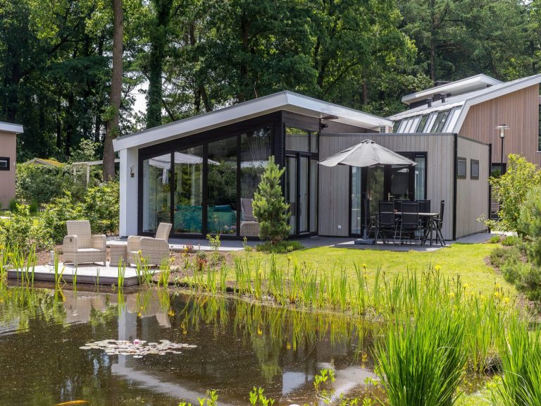 Ruime 6 persoons vakantiewoning met grote tuin tussen de bossen op de Veluwe.