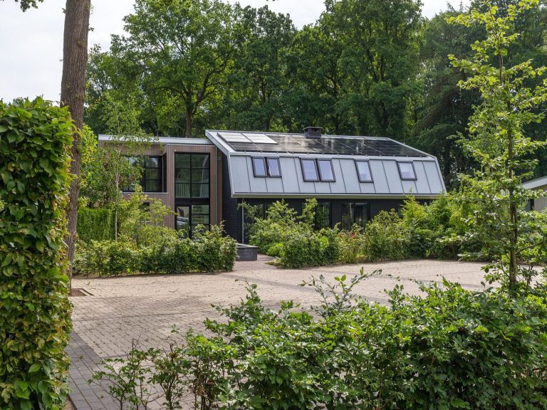 Luxe vakantiehuis voor 20 personen met sauna en bubbelbad en mindervalide vleugel