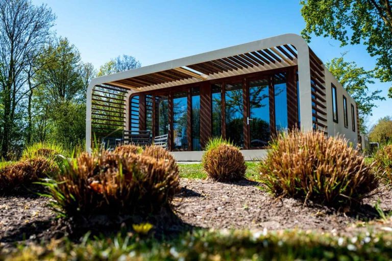 Luxe en modern vakantiehuis voor 4+2 personen op vakantiepark Bad Hoophuizen