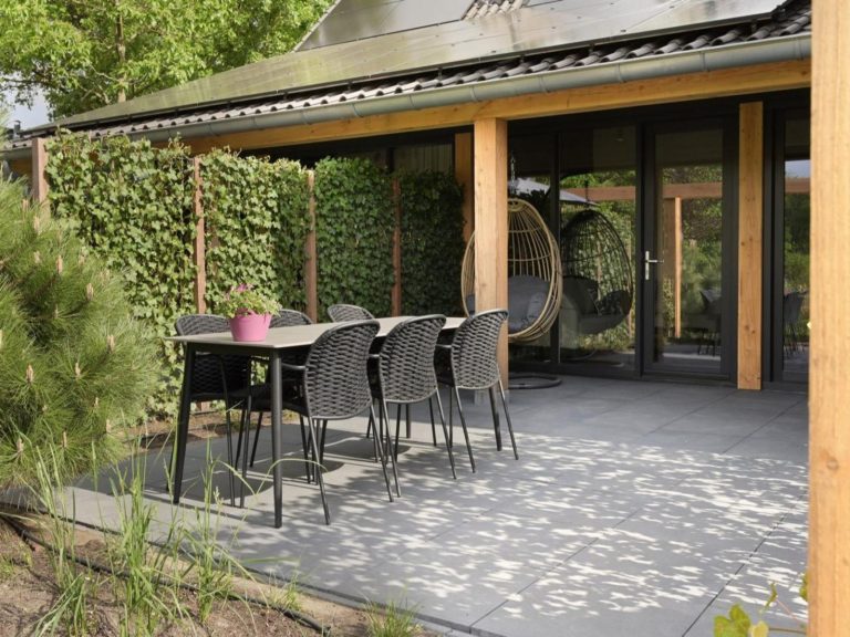 Luxe geschakelde 5 persoons vakantiewoning met vide en hottub op de Veluwe